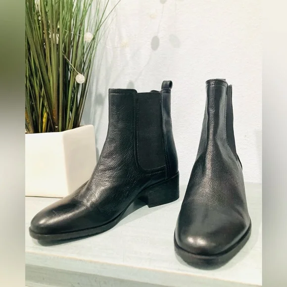 NEW Kenneth Cole Reaction Salt Chelsea Black Leather Ankle Bootie Women’s 7.5 - Picture 3 of 11